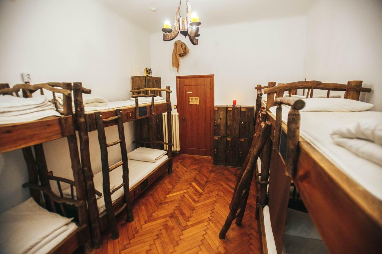GHOSTel - Medieval Hostel Lviv Buitenkant foto