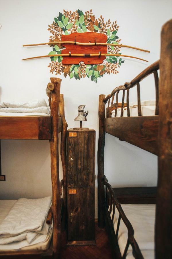 GHOSTel - Medieval Hostel Lviv Buitenkant foto