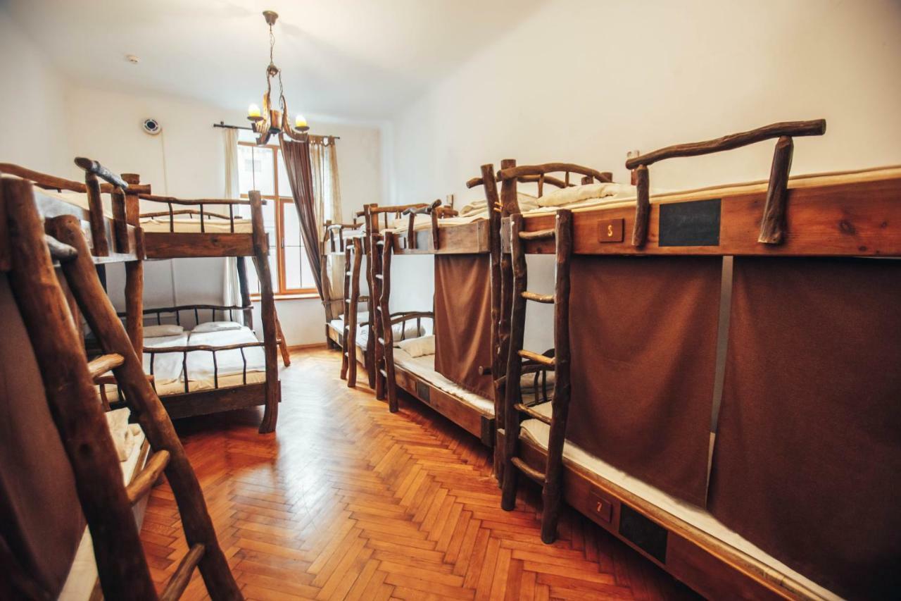GHOSTel - Medieval Hostel Lviv Buitenkant foto